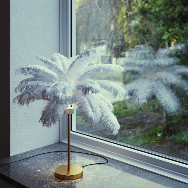 White Feather Table Lamp I